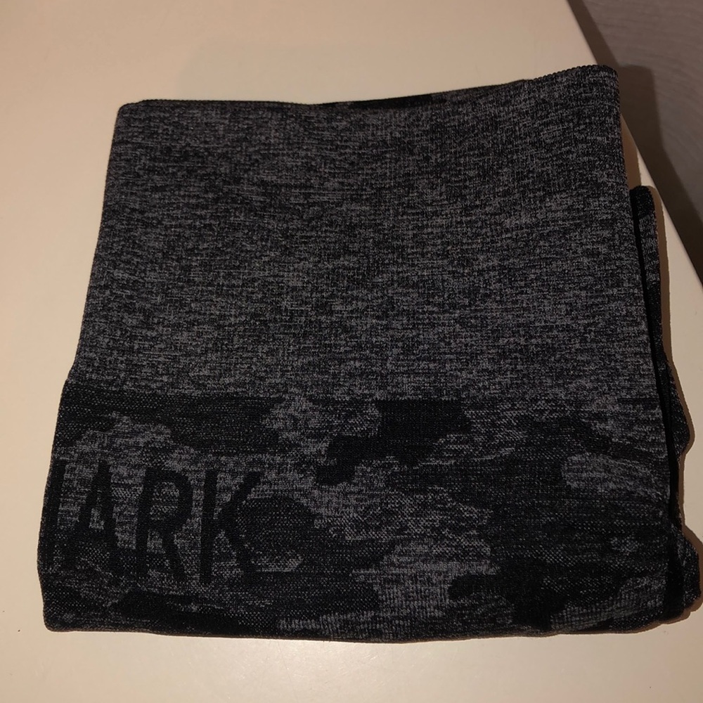 GYMSHARK CAMO SEAMLESS IN BLACK & GRAY